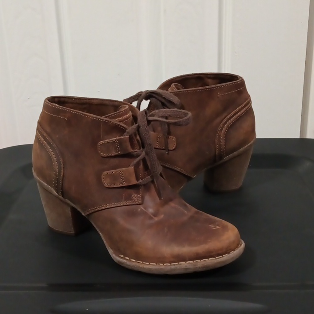 Clarks Carleta Lyon Booties